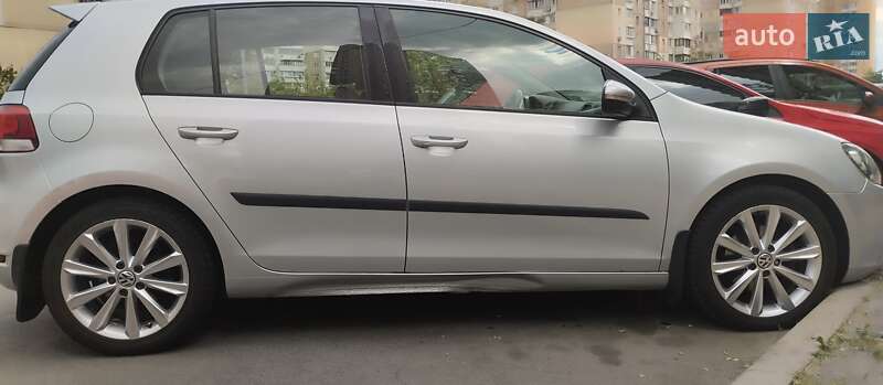 Хэтчбек Volkswagen Golf 2012 в Киеве