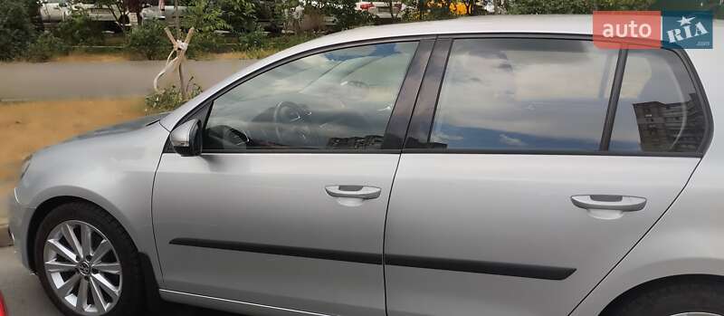 Хэтчбек Volkswagen Golf 2012 в Киеве