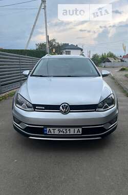 Универсал Volkswagen Golf 2017 в Ивано-Франковске