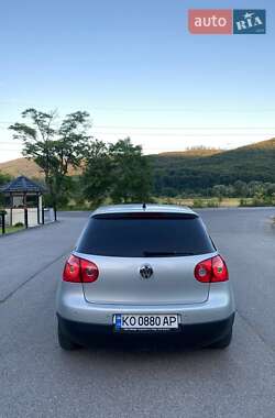 Хетчбек Volkswagen Golf 2008 в Сваляві