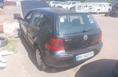 Хэтчбек Volkswagen Golf 2002 в Киеве