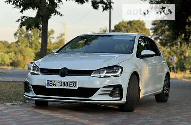 Хэтчбек Volkswagen Golf 2013 в Кропивницком