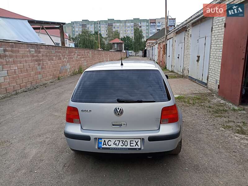 Хетчбек Volkswagen Golf 1999 в Луцьку
