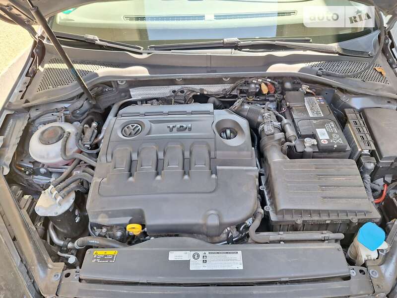 Хетчбек Volkswagen Golf 2019 в Сваляві