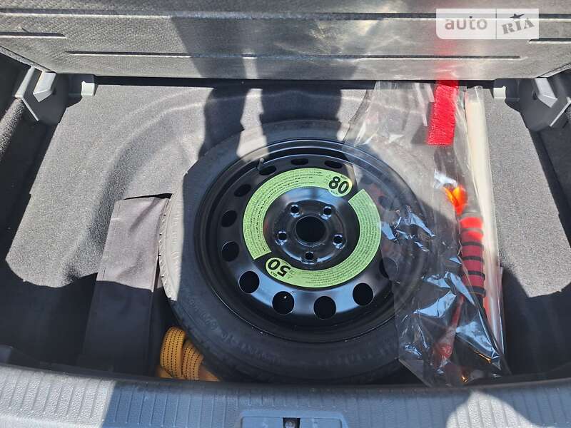 Хетчбек Volkswagen Golf 2019 в Сваляві