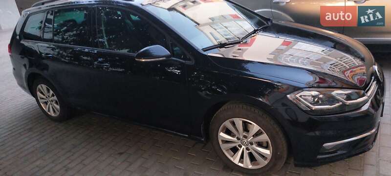 Универсал Volkswagen Golf 2017 в Киеве