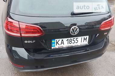 Універсал Volkswagen Golf 2017 в Києві