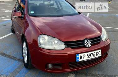 Хетчбек Volkswagen Golf 2003 в Запоріжжі