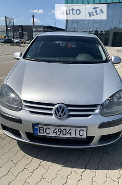 Хэтчбек Volkswagen Golf 2004 в Мостиске