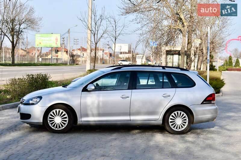 Универсал Volkswagen Golf 2010 в Одессе