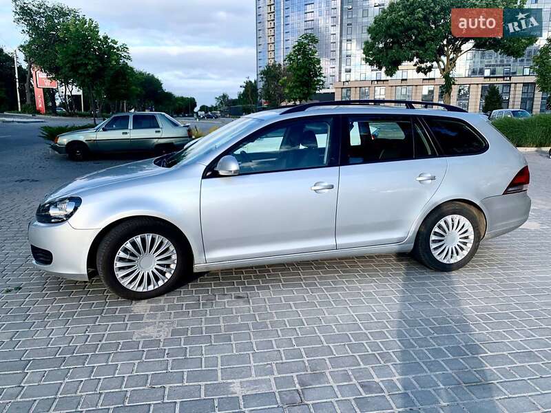 Универсал Volkswagen Golf 2010 в Одессе