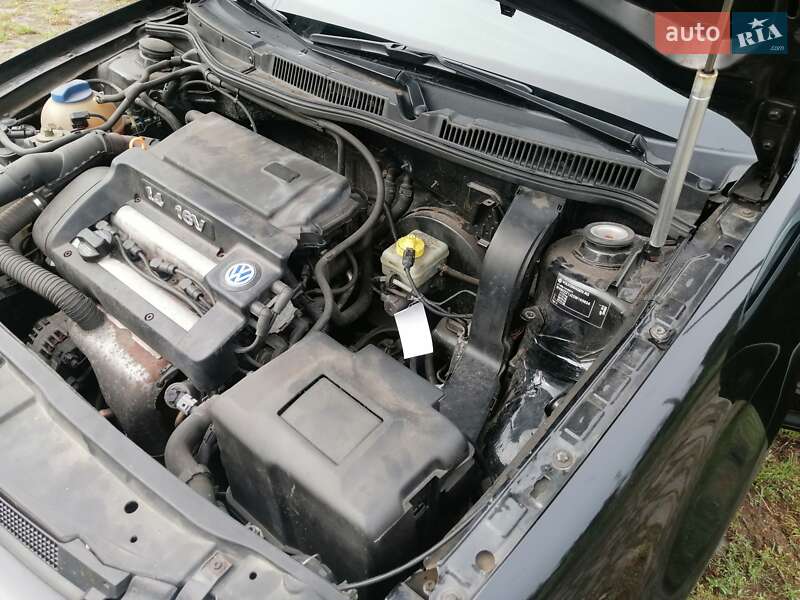 Хэтчбек Volkswagen Golf 2001 в Гоще