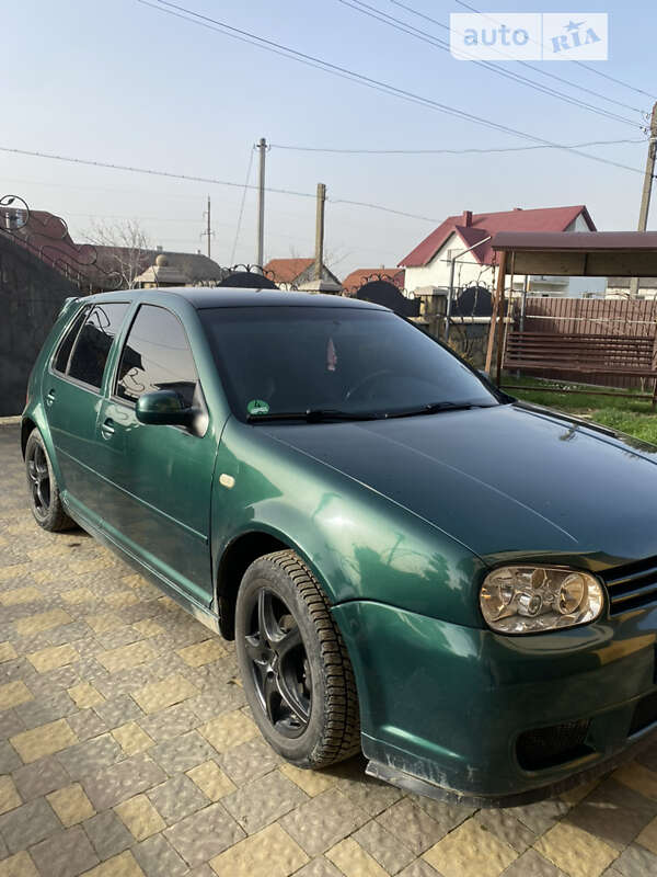 Хетчбек Volkswagen Golf 2000 в Івано-Франківську