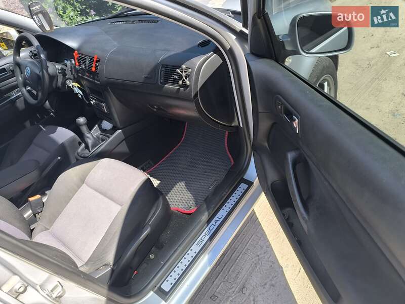 Универсал Volkswagen Golf 2002 в Бердичеве