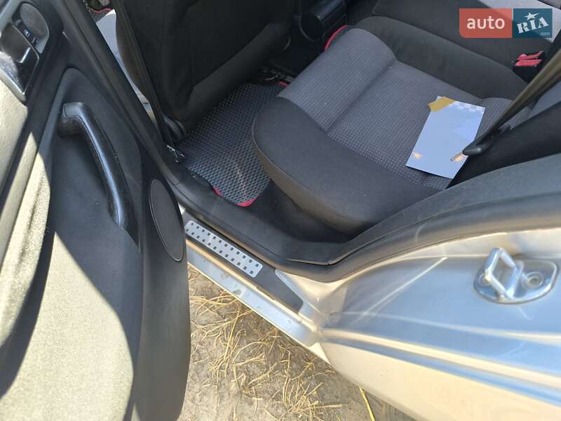 Универсал Volkswagen Golf 2002 в Бердичеве