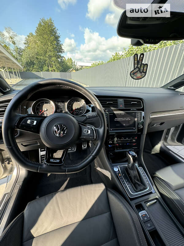 Хэтчбек Volkswagen Golf 2013 в Киеве