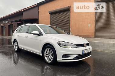 Универсал Volkswagen Golf 2018 в Ровно