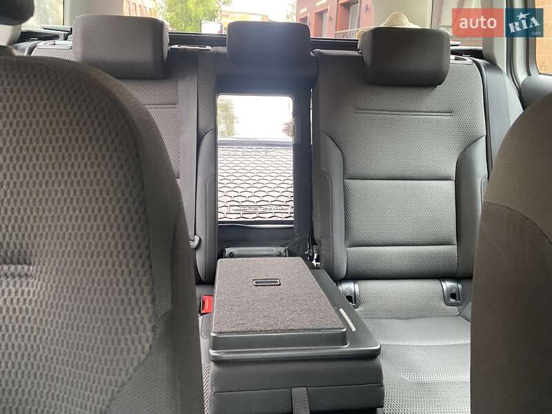 Універсал Volkswagen Golf 2018 в Рівному