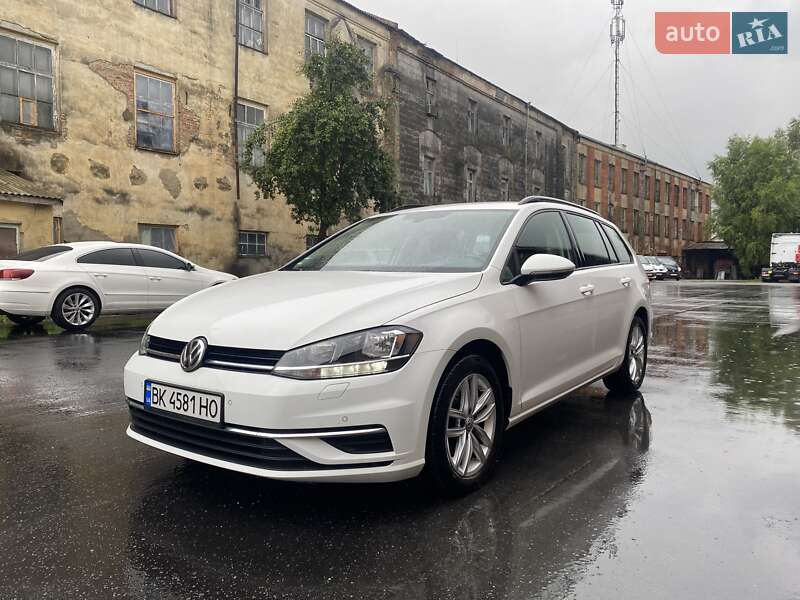 Універсал Volkswagen Golf 2018 в Рівному