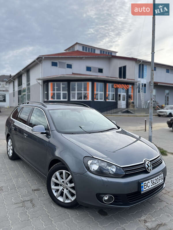 Універсал Volkswagen Golf 2009 в Золочеві