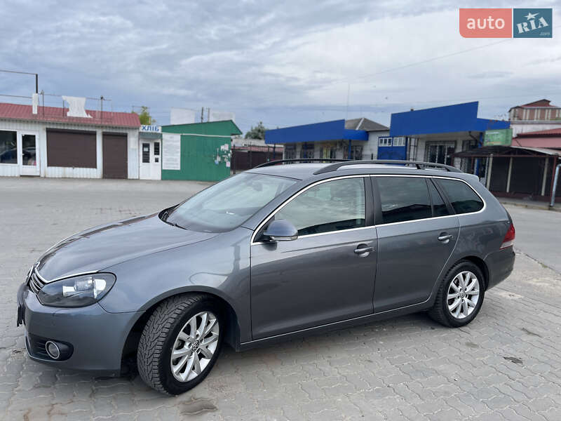 Універсал Volkswagen Golf 2009 в Золочеві
