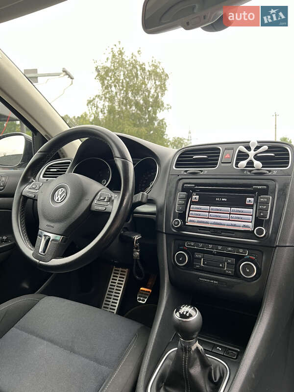 Універсал Volkswagen Golf 2011 в Долині