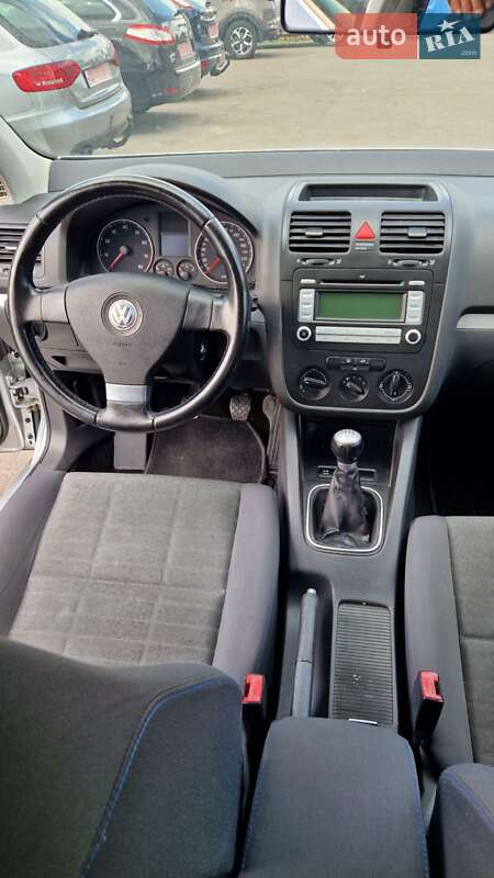 Хэтчбек Volkswagen Golf 2007 в Николаеве