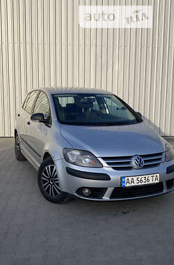 Хэтчбек Volkswagen Golf 2008 в Кременце