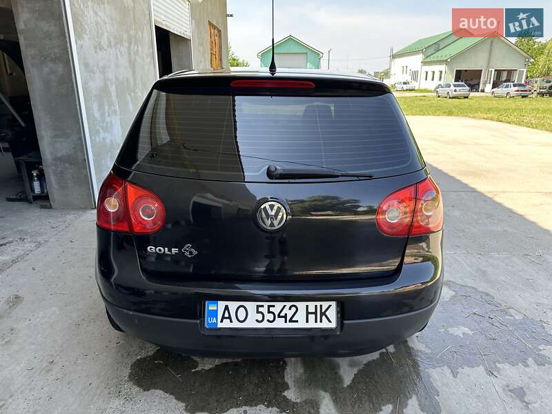 Хэтчбек Volkswagen Golf 2006 в Берегово