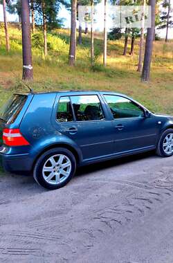 Хэтчбек Volkswagen Golf 2003 в Тростянце