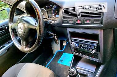 Хэтчбек Volkswagen Golf 2003 в Тростянце