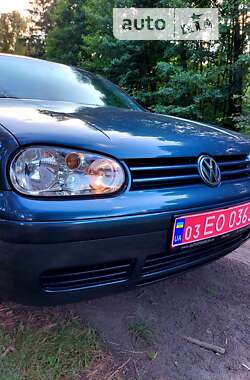 Хэтчбек Volkswagen Golf 2003 в Тростянце