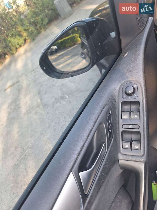 Хетчбек Volkswagen Golf 2009 в Тульчині