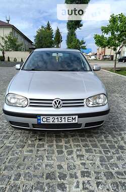 Хэтчбек Volkswagen Golf 2002 в Кельменцах