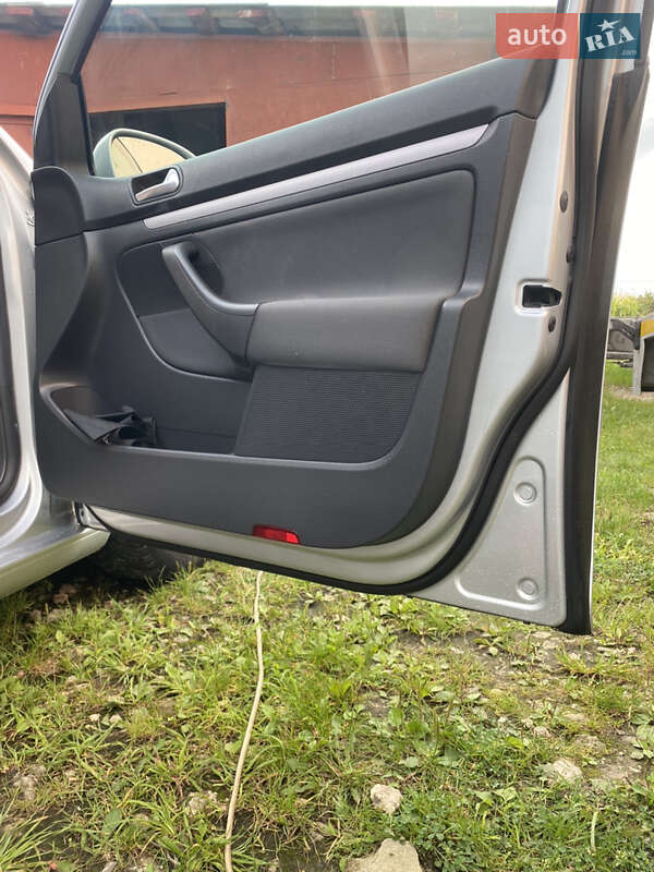 Хетчбек Volkswagen Golf 2007 в Львові