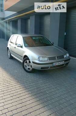 Хетчбек Volkswagen Golf 2001 в Вінниці