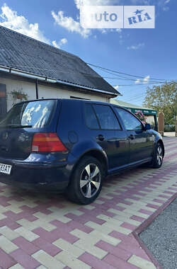 Хетчбек Volkswagen Golf 2001 в Тересві