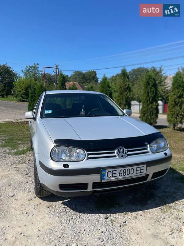 Хетчбек Volkswagen Golf 1998 в Чернівцях
