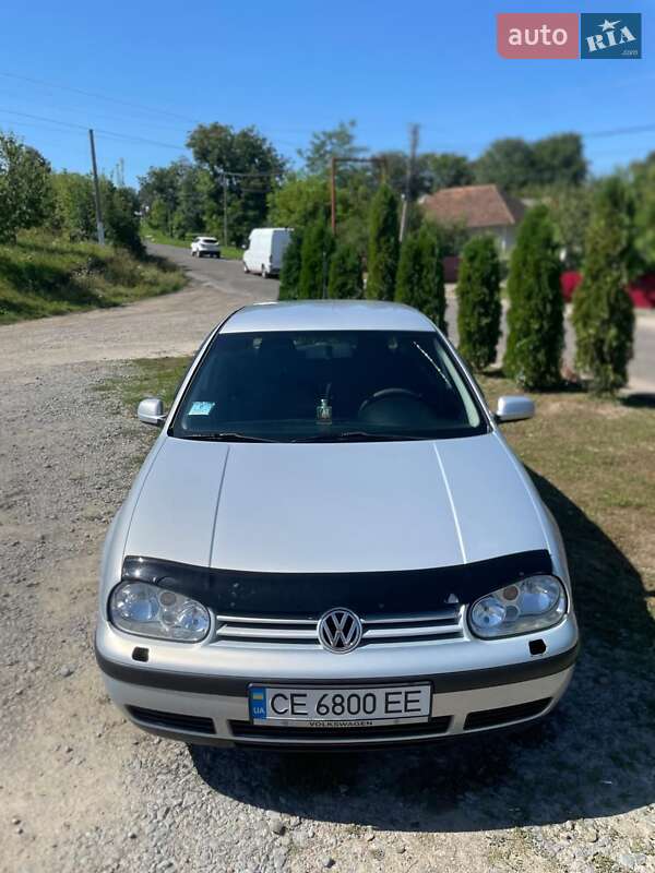 Хетчбек Volkswagen Golf 1998 в Чернівцях