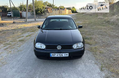 Хэтчбек Volkswagen Golf 2000 в Запорожье