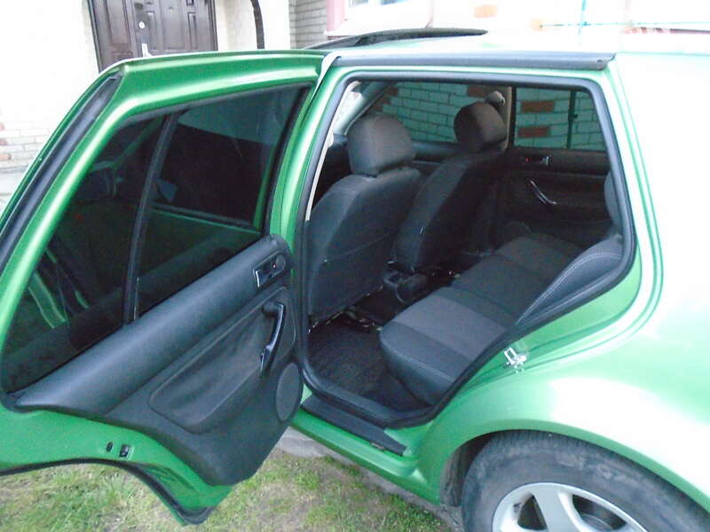 Хэтчбек Volkswagen Golf 1998 в Котельве