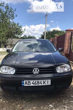 Хэтчбек Volkswagen Golf 2002 в Томашполе