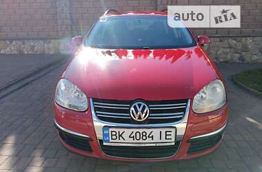 Універсал Volkswagen Golf 2009 в Рівному