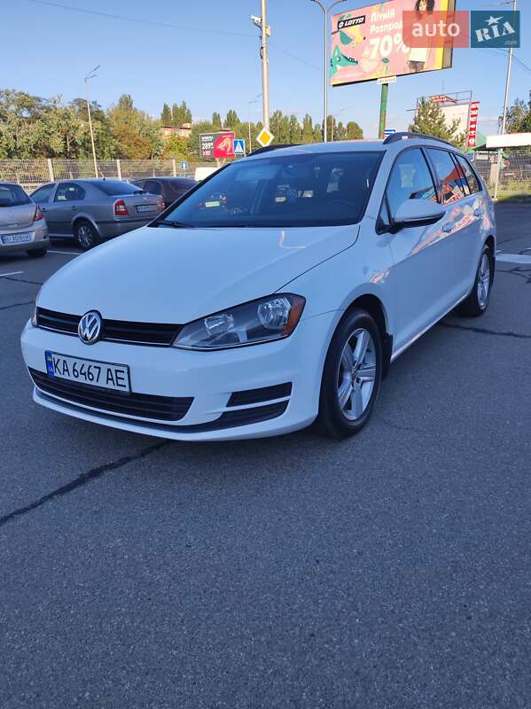 Універсал Volkswagen Golf 2015 в Києві