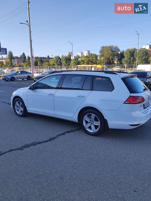 Універсал Volkswagen Golf 2015 в Києві