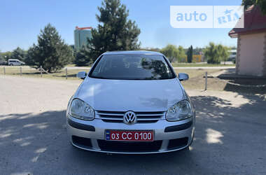 Хетчбек Volkswagen Golf 2005 в Чернівцях