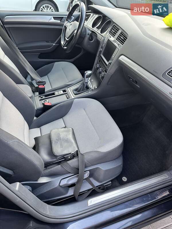 Хетчбек Volkswagen Golf 2015 в Львові