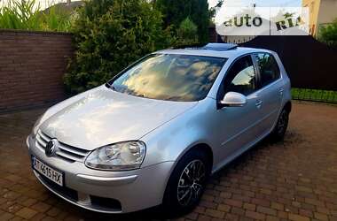 Хетчбек Volkswagen Golf 2004 в Івано-Франківську