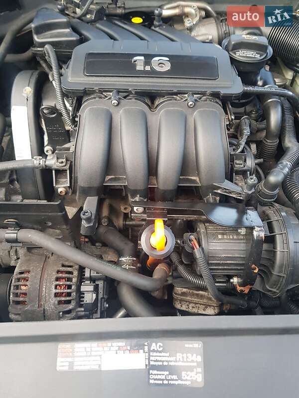 Хэтчбек Volkswagen Golf 2004 в Ивано-Франковске