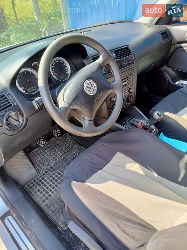 Універсал Volkswagen Golf 2006 в Івано-Франківську